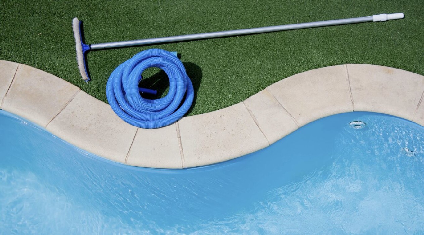 Weekly Pool Cleaning Service